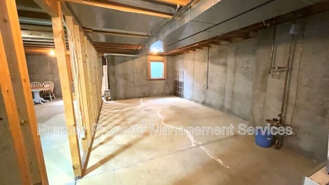 Building Photo - 4041 Pine Cove Rd