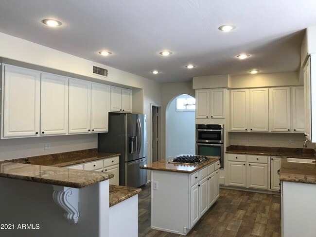 Building Photo - 5333 E Anderson Dr