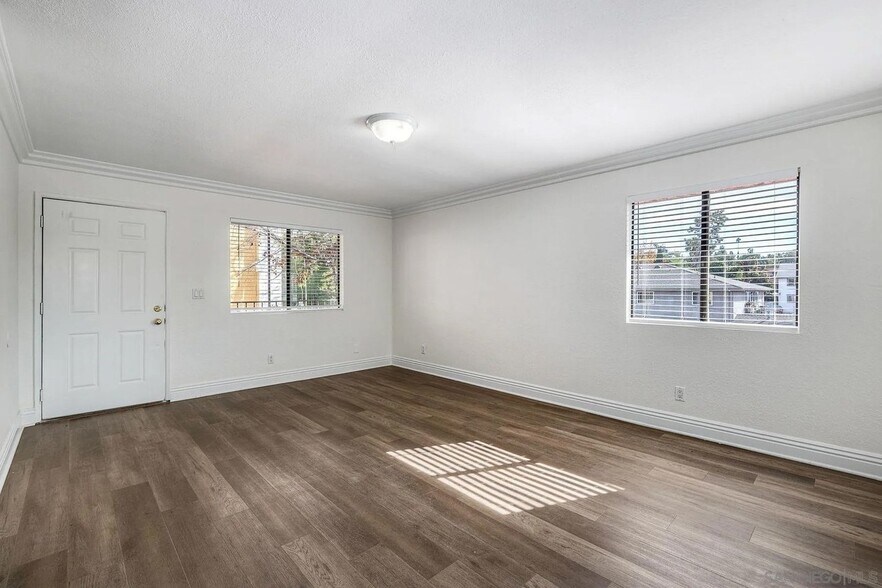 Building Photo - 9948 San Juan St