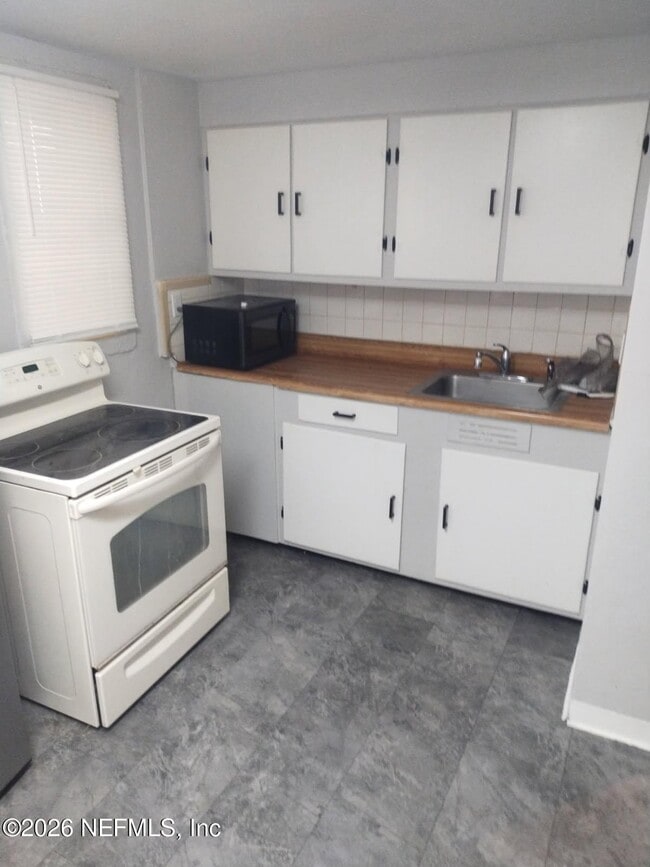 Building Photo - 5340 Kingsbury St