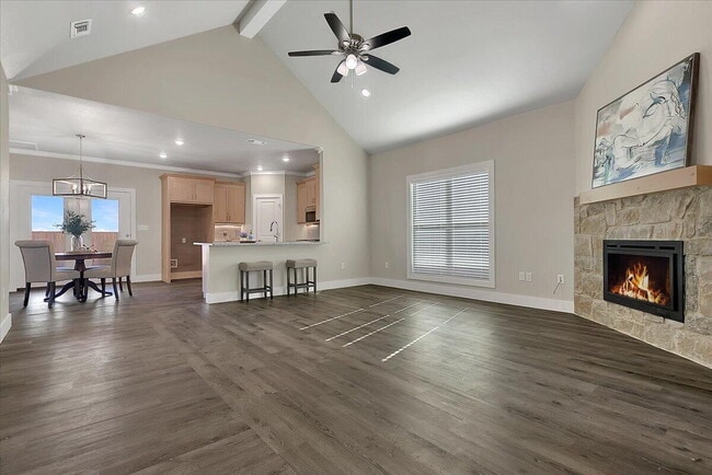 Building Photo - 136 Calvin Dr