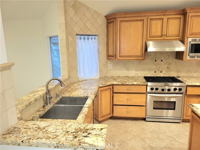 Building Photo - 24832 Sunstar Ln