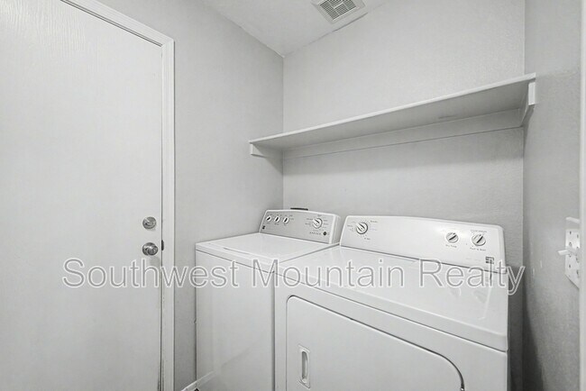 Building Photo - 649 S Banning