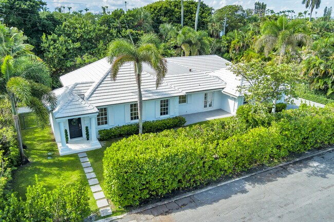 Building Photo - 216 Bahama Ln