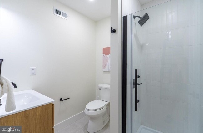 Building Photo - WOW brand new with Deck