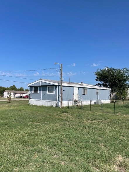 Building Photo - 7100 Karen Ln