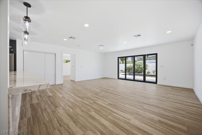 Building Photo - 701 Canosa Ave