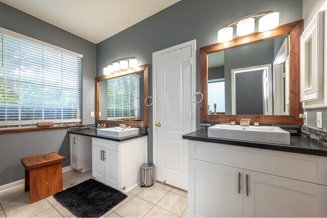 Building Photo - 1310 Big Pines