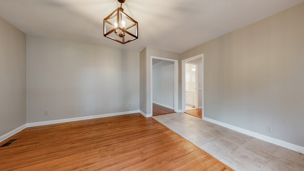 Building Photo - 203 Donelson Hills Dr