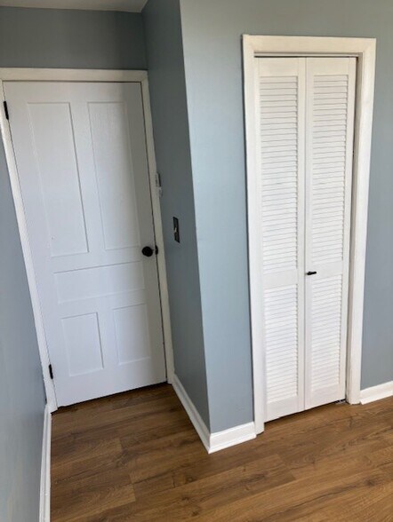 Building Photo - 1422 N Conestoga St