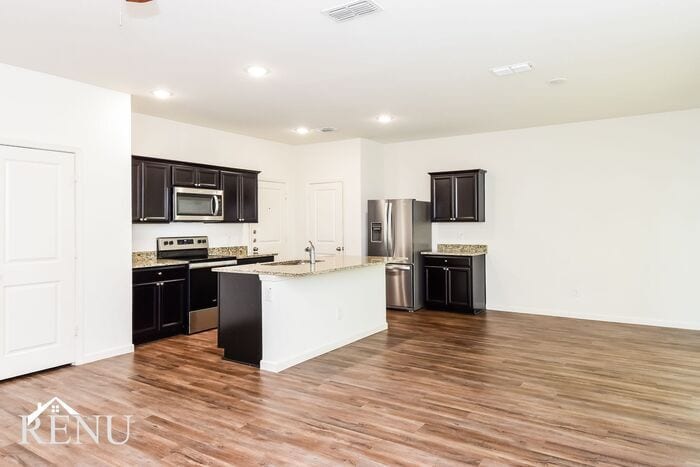 Building Photo - 6005 Mojave Dr