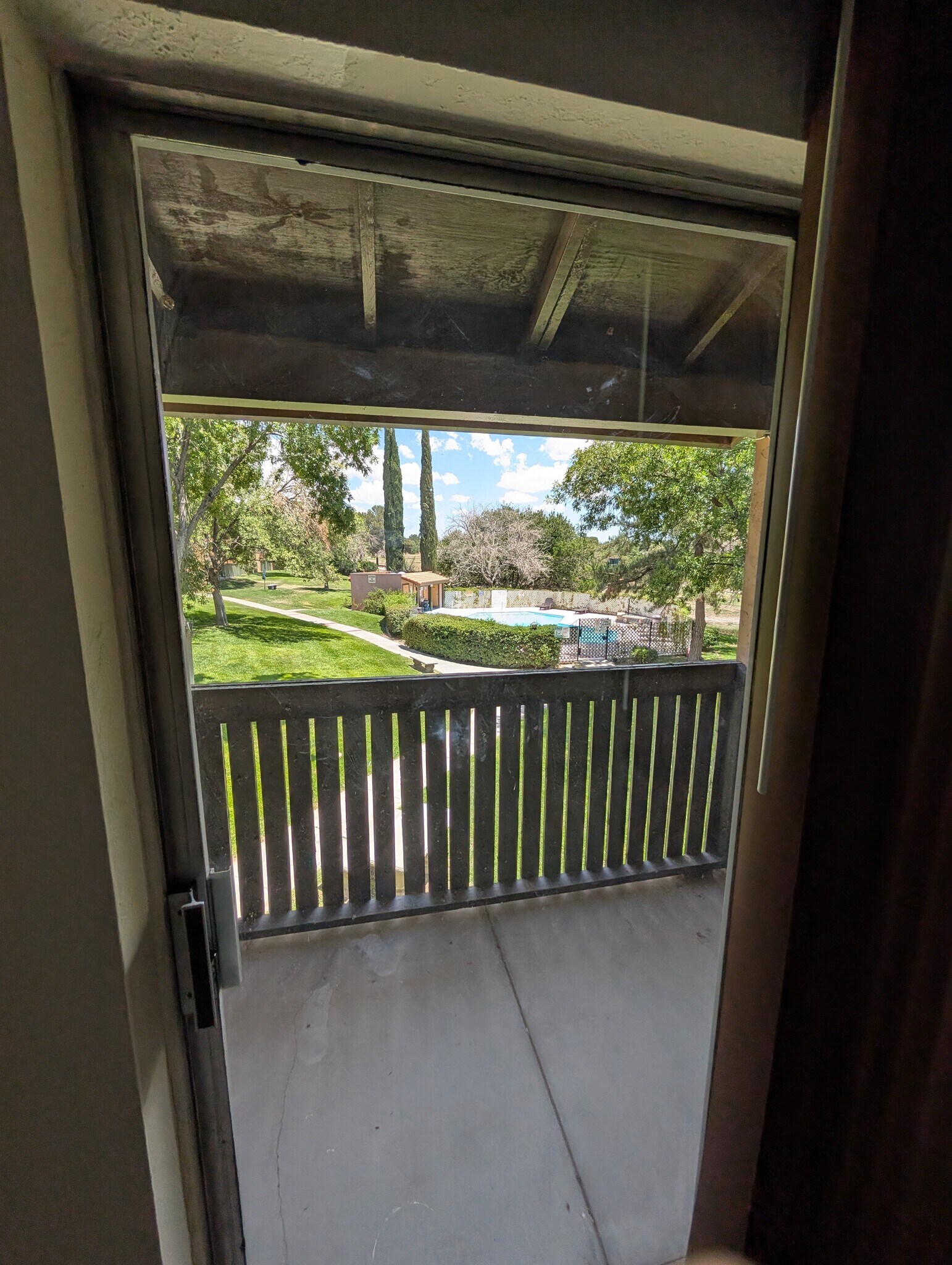 Building Photo - 1644 Lomaland Dr