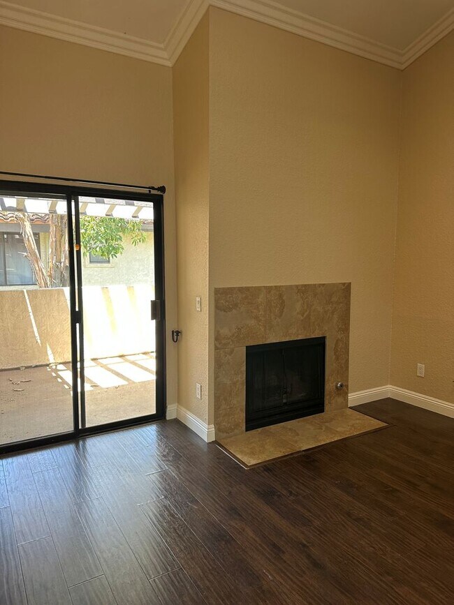 Building Photo - SHADOWRIDGE UPGRADED CONDO WITH GARAGE