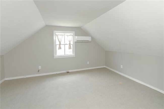 Building Photo - 209 S Cedar St