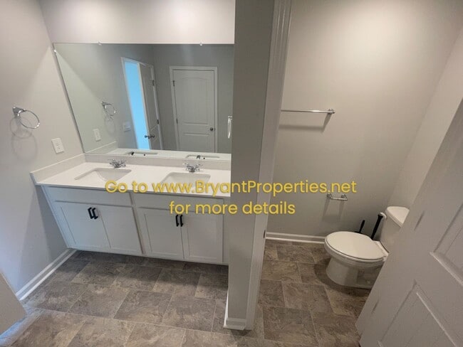 Building Photo - 1531 Rosewood Dr