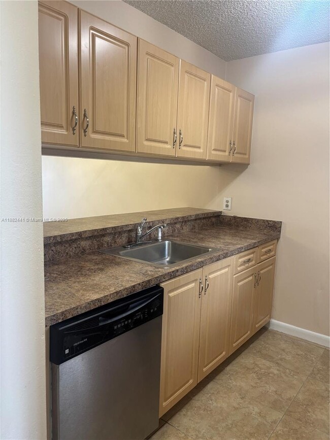 Building Photo - 8600 N Sherman Cir