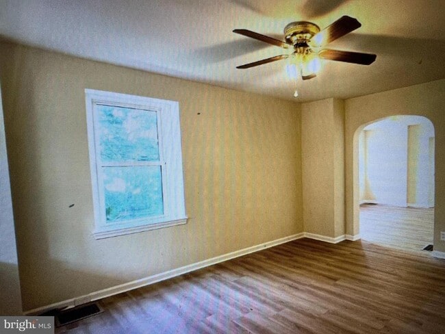 Building Photo - 617 3rd St