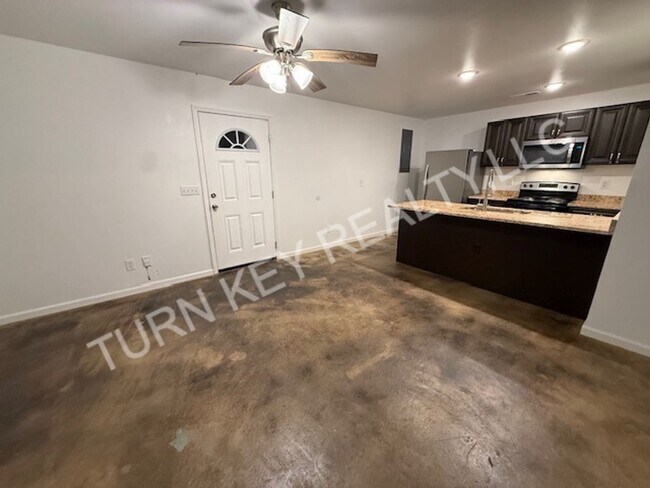 Building Photo - 1035 County Rd