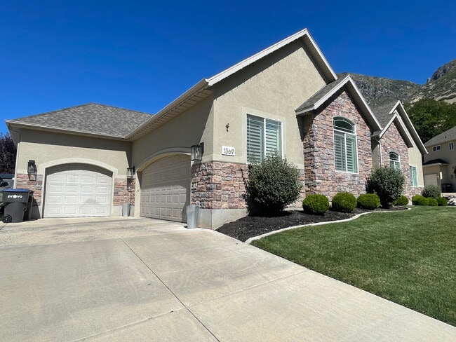 Building Photo - 1369 E 320 N