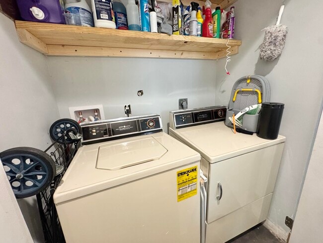 Building Photo - 7174 Sportsman Dr