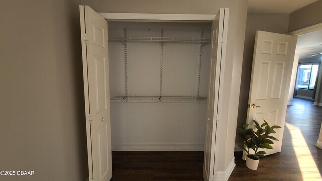 Building Photo - 138 Blue Heron Dr