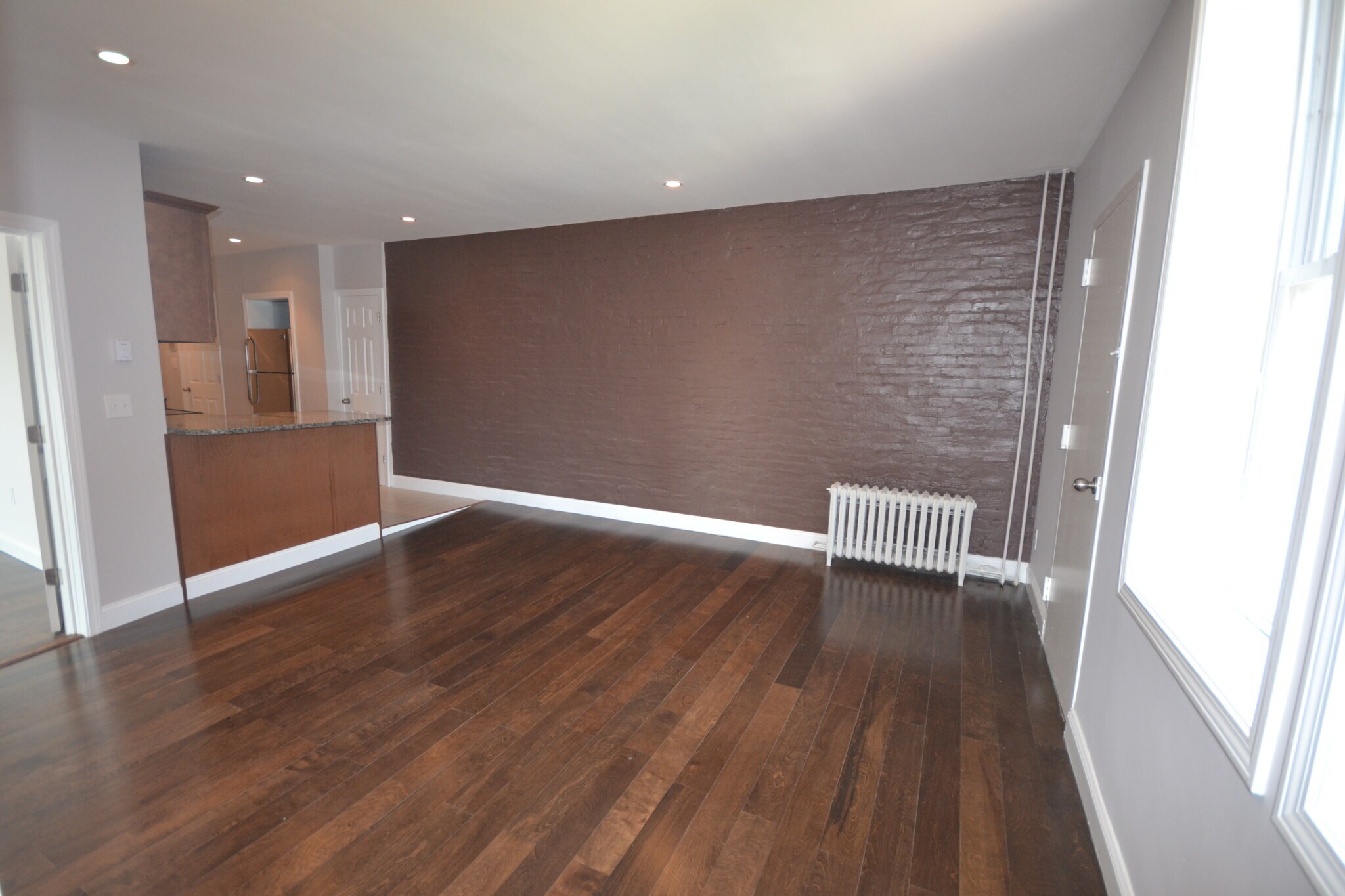 Building Photo - 213 Maverick St