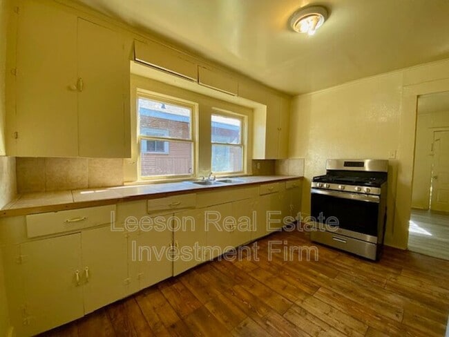 Building Photo - 224 Adair St