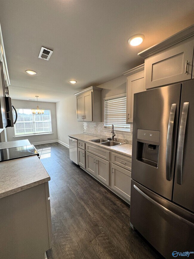 Building Photo - 109 Ardsley Dr