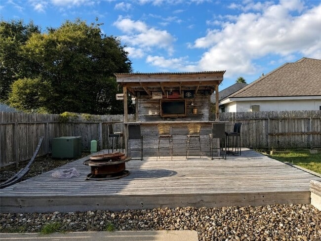 Building Photo - 15334 Barataria Dr