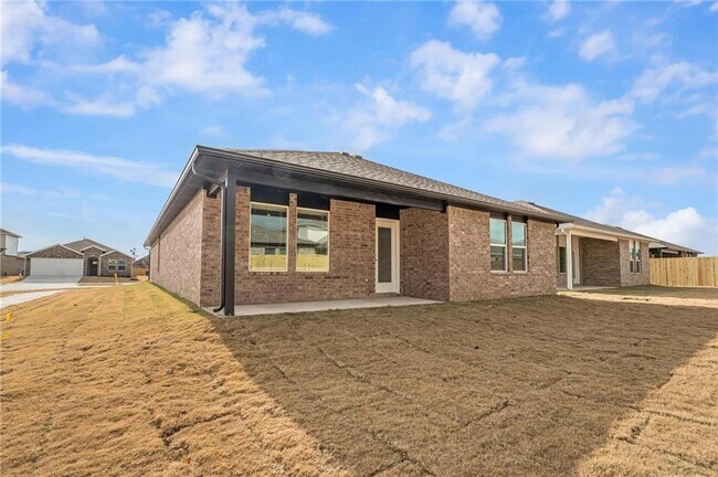 Building Photo - 114 S Maroon Ave