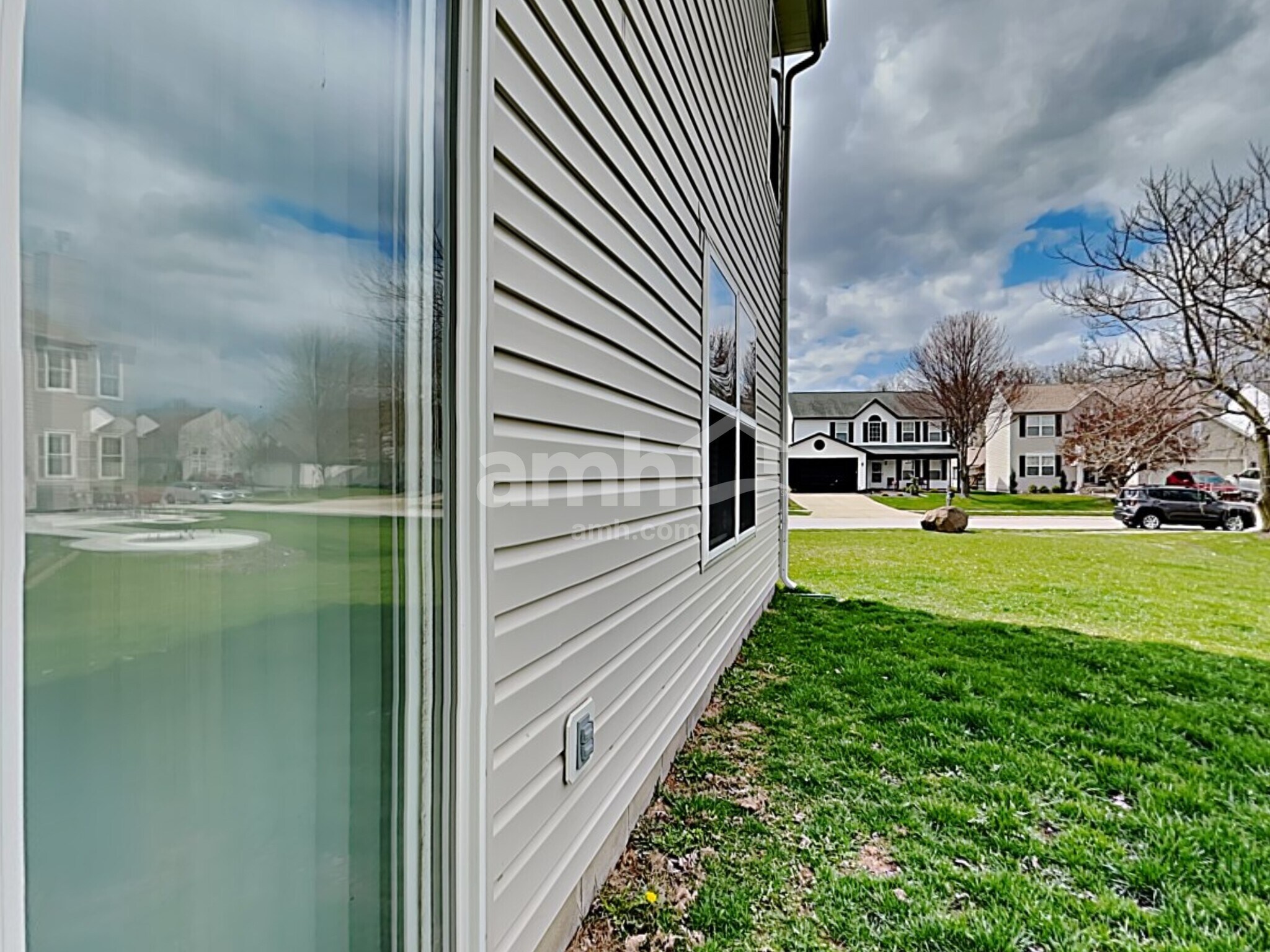 Building Photo - 6726 Aviva Way