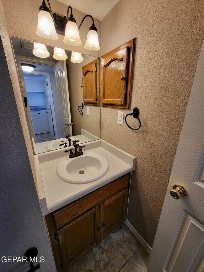 Building Photo - 7532 Plaza Taurina Dr