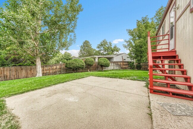 Building Photo - $2,495 - 3 Bed, 2 Bath Home in Aurora with...