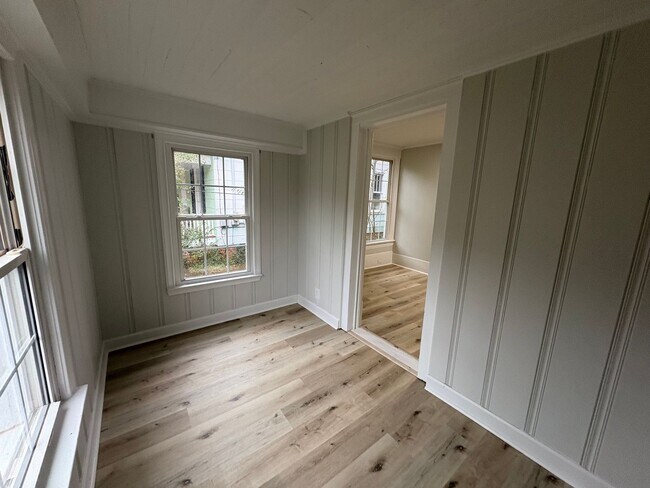 Building Photo - 2423 Patria St