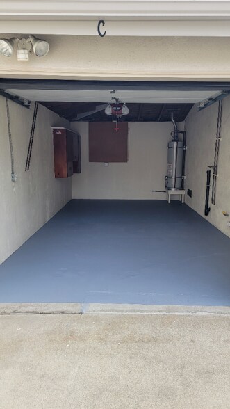 Building Photo - 2204 Aviation Way