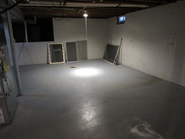 Building Photo - 345 8th St