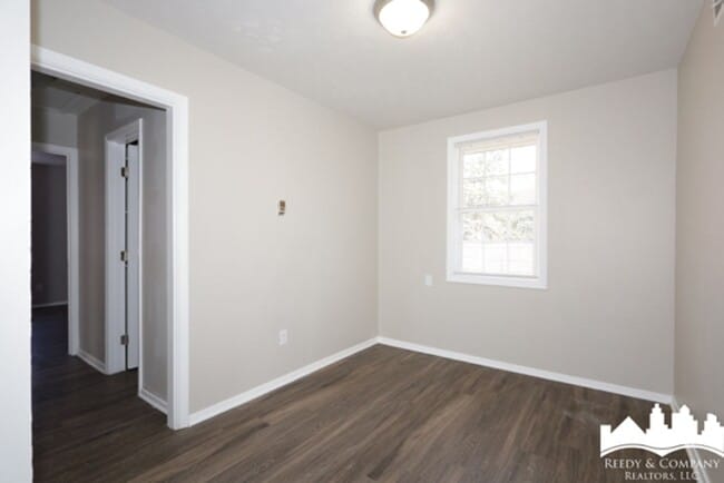 Building Photo - 1832 S Sutton Dr