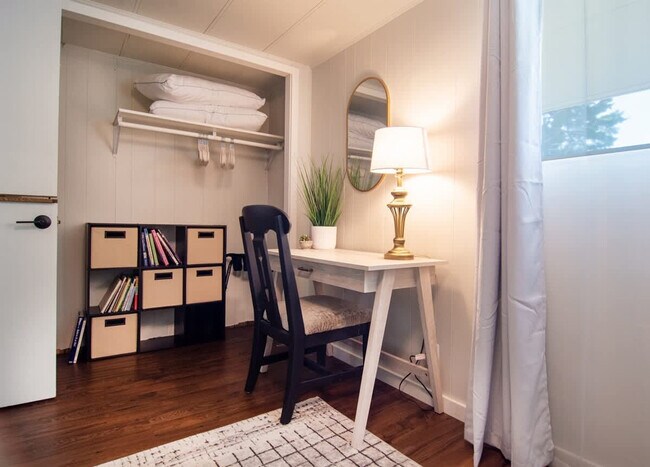 Building Photo - 3413 W Sunset Ave