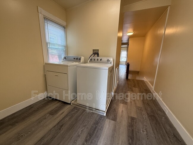 Building Photo - 830 Prangley Ave