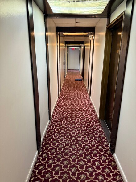 Building Photo - 16 Niles St