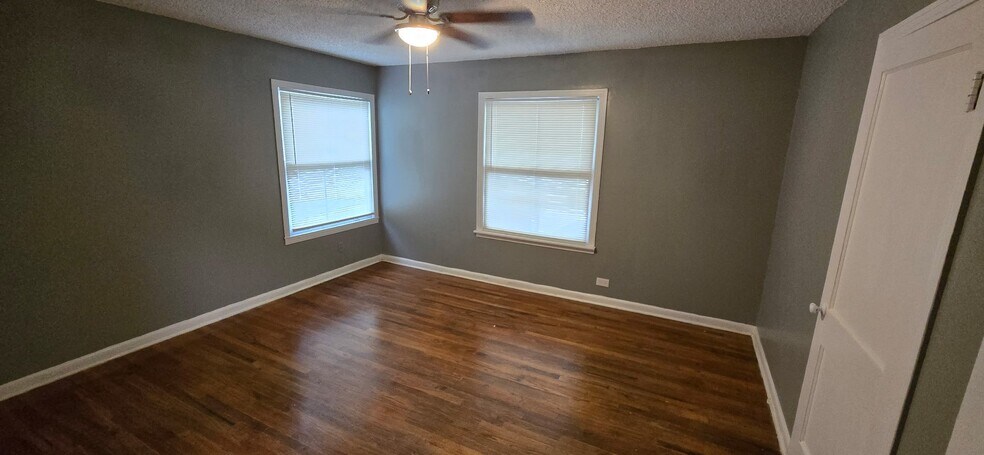 Building Photo - 1043 John Page Dr