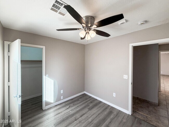 Building Photo - 6301 W Earll Dr