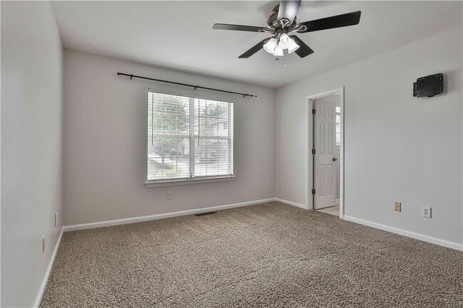 Building Photo - 150 Brentwood Dr
