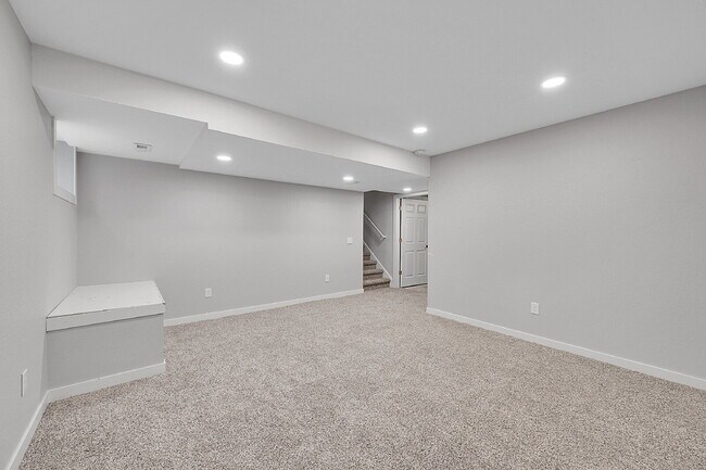 Building Photo - $2,495.00, 3 Bed, 2 bath located in Brighton.