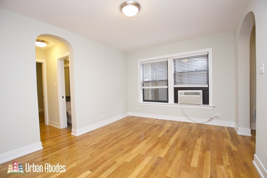 Building Photo - 556 W Arlington Pl