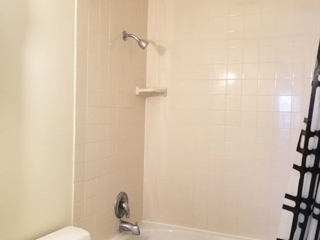 Building Photo - 1751 Queensbury Cir