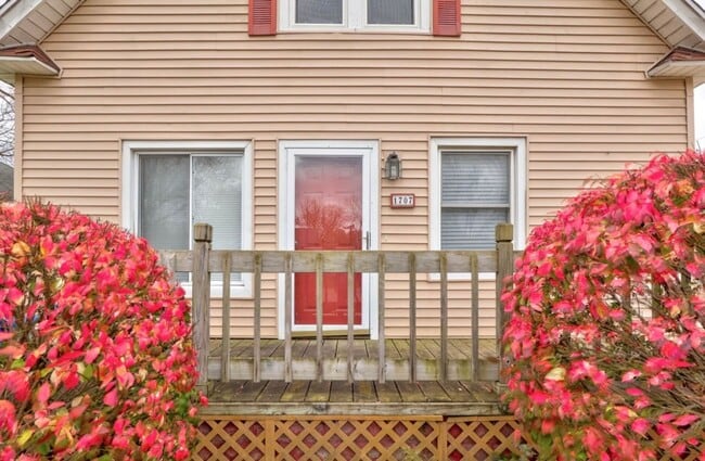 Building Photo - 1707 Congress Ave