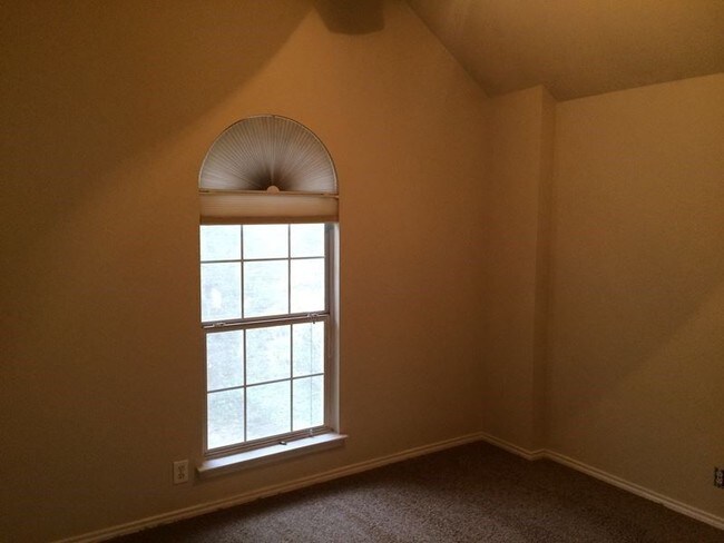 Building Photo - 746 Treaty Oak