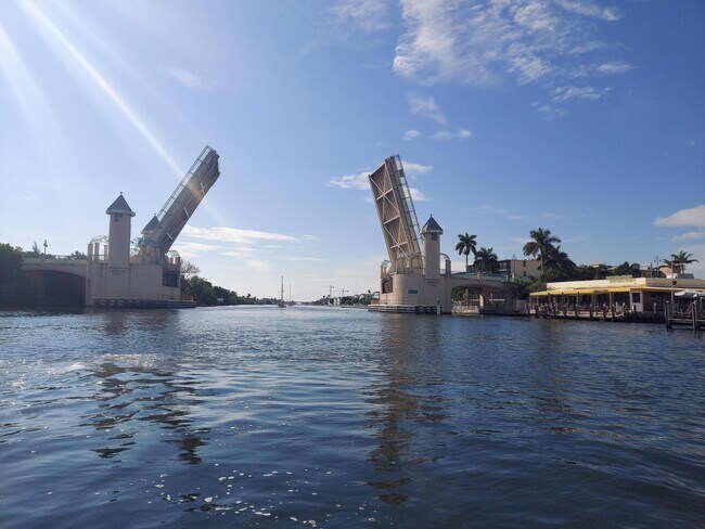 Building Photo - 5530 N Ocean Blvd