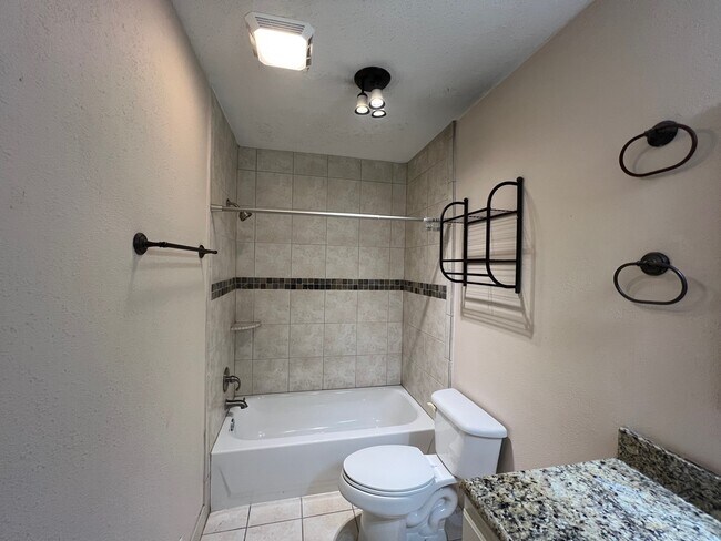 Building Photo - 5550 N Braeswood Blvd